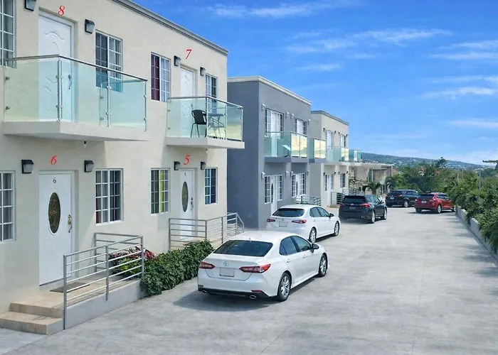 Mirando Place #5---beach Club Access, ,pool, Hottub, Gym,3 Lounges, #5 -airport 10 Mins Apartamento