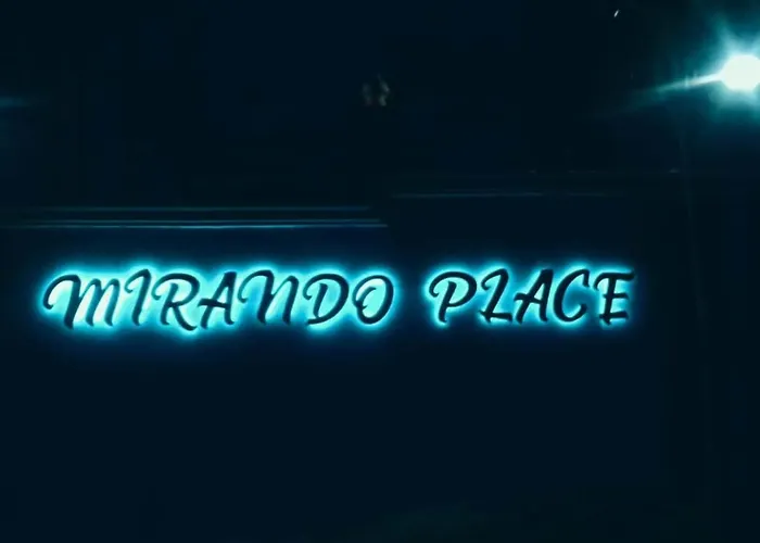 Apartamento Mirando Place #5---beach Club Access, ,pool, Hottub, Gym,3 Lounges, #5 -airport 10 Mins Montego Bay